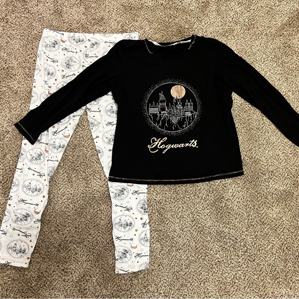 Black Harry Potter Hogwarts Pajama Set ( UK Women’s 12-14)
